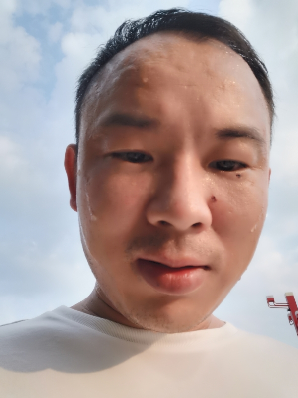 唐老鸭的第一张照片--新乡相亲服务中心