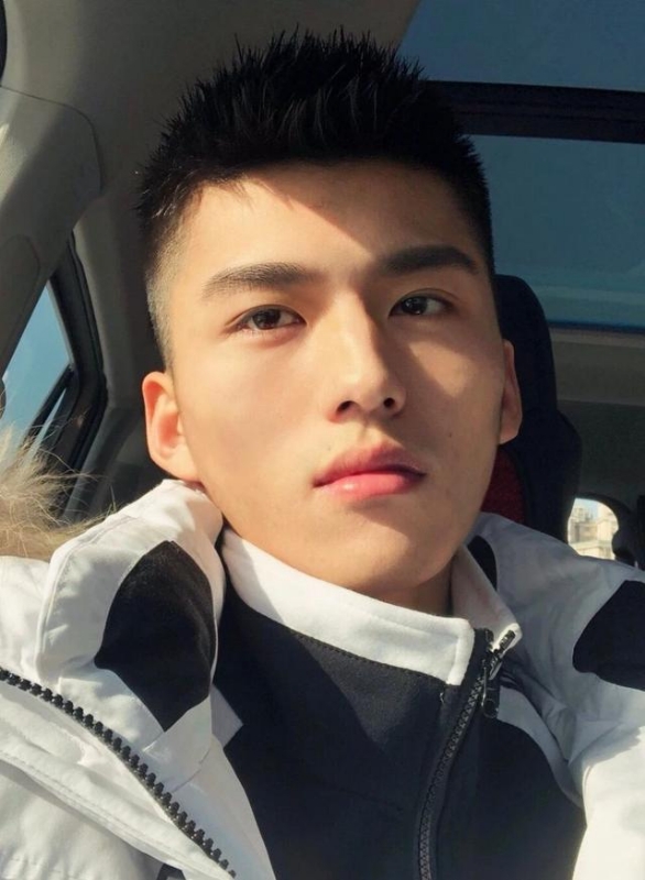 飞翔的第一张照片--新乡相亲服务中心