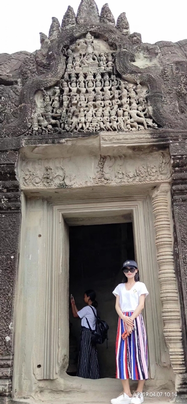 桃花与酒的第二张照片--新乡相亲服务中心