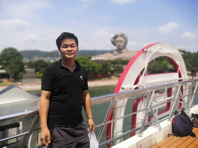 龙的传人的第一张照片--新乡相亲服务中心