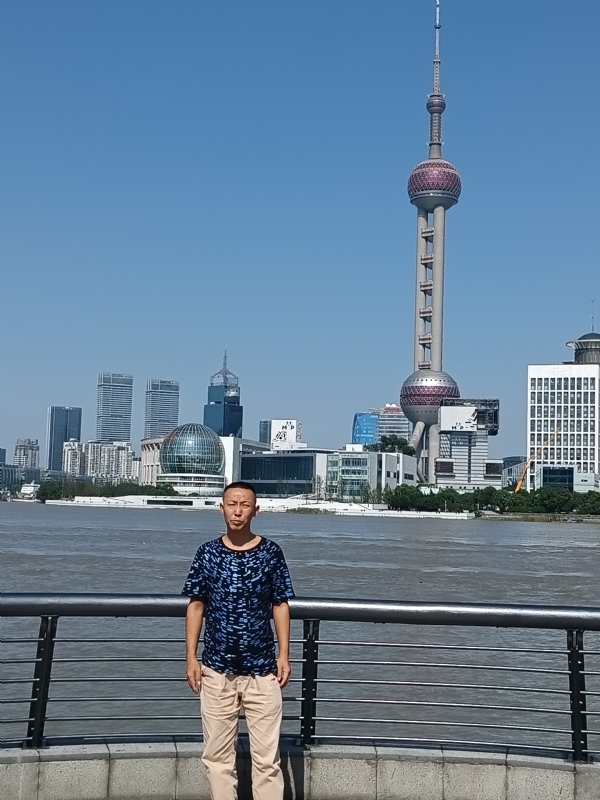 伪装浪漫的第一张照片--新乡相亲服务中心