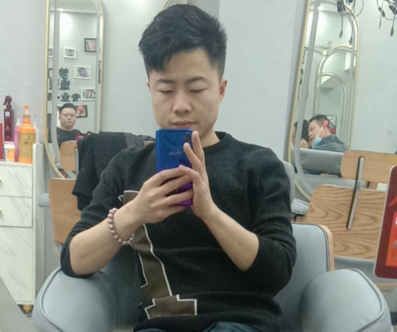 无法自拔的第一张照片--新乡相亲服务中心