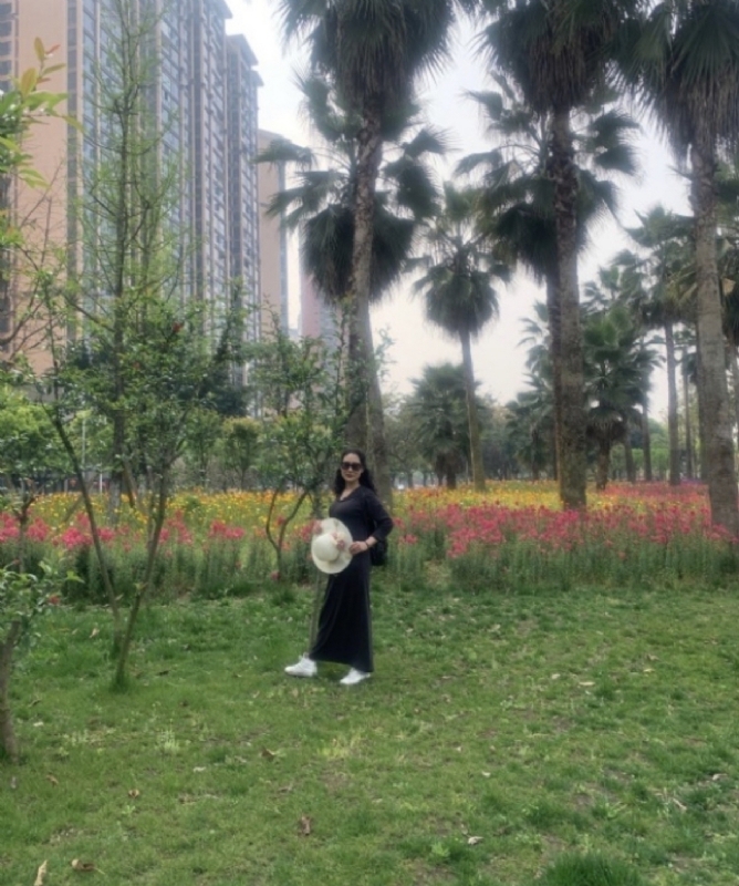 粉墨登场的第一张照片--新乡相亲服务中心