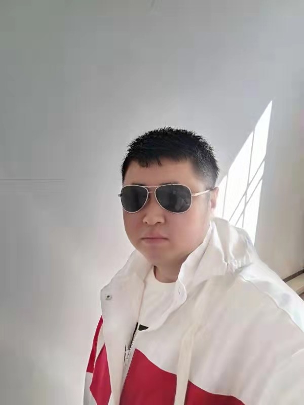 大漠叔叔的第一张照片--新乡相亲服务中心