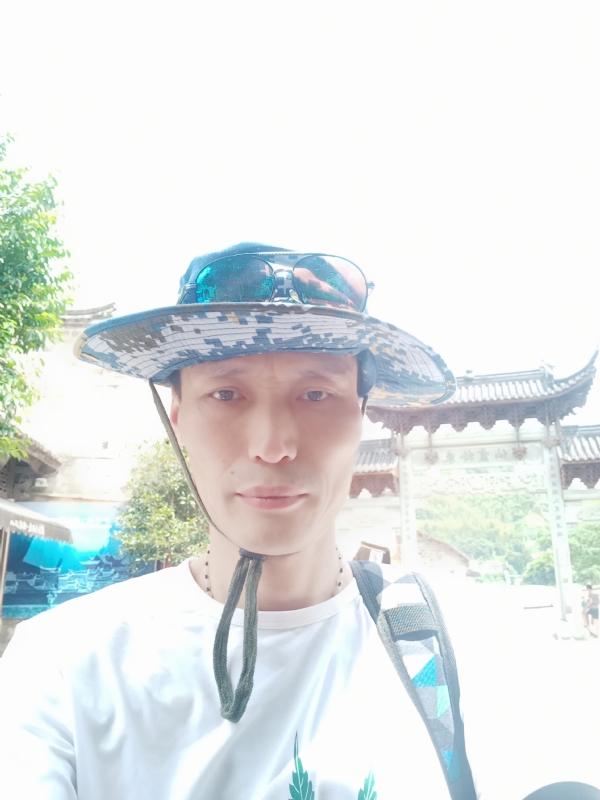 童群海的第一张照片--新乡相亲服务中心