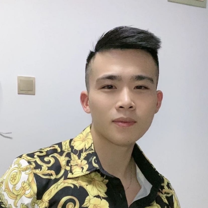 迷彩冲锋衣的第一张照片--新乡相亲服务中心