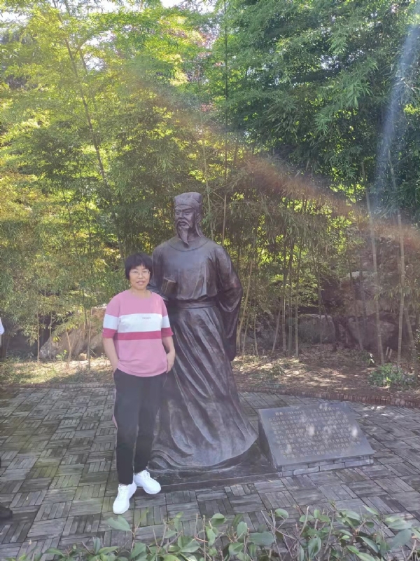 秋天的菊花的第一张照片--新乡相亲服务中心