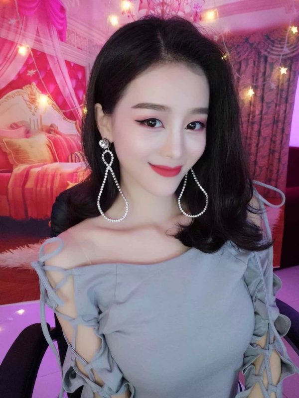 Cici的第三张照片--新乡相亲服务中心