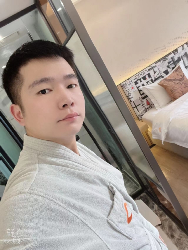 绿帽的第一张照片--新乡相亲服务中心