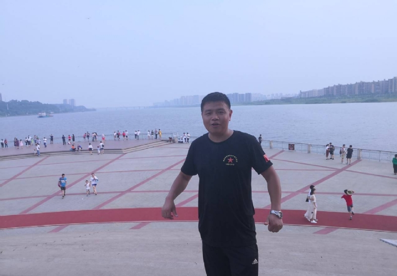 曾经心疼的我的第一张照片--新乡相亲服务中心