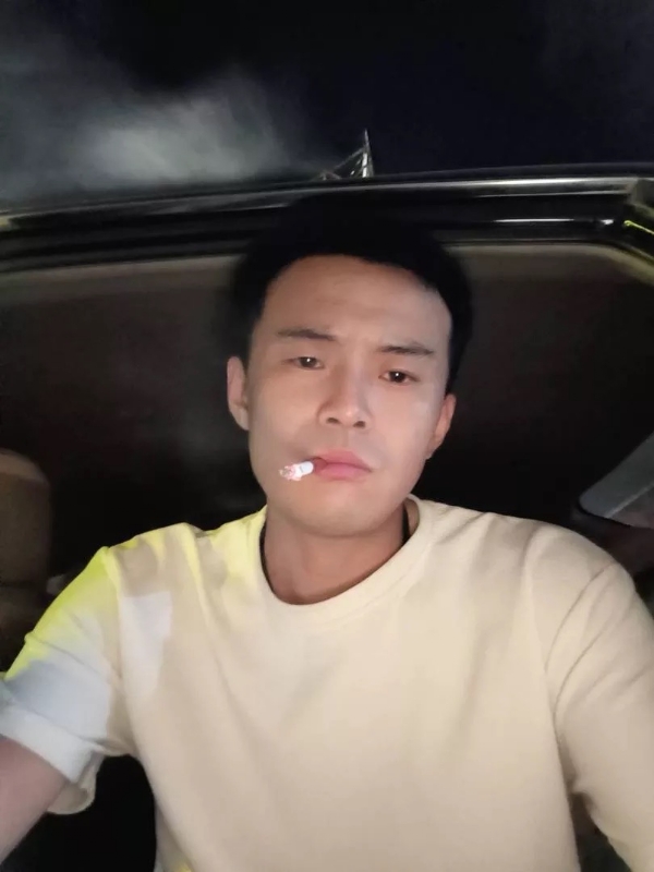 爱睡觉的土拨鼠的第一张照片--新乡相亲服务中心