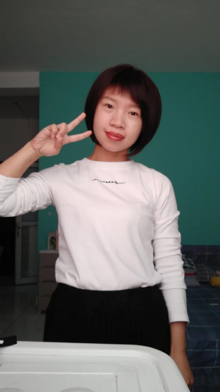 向日葵的第一张照片--新乡相亲服务中心