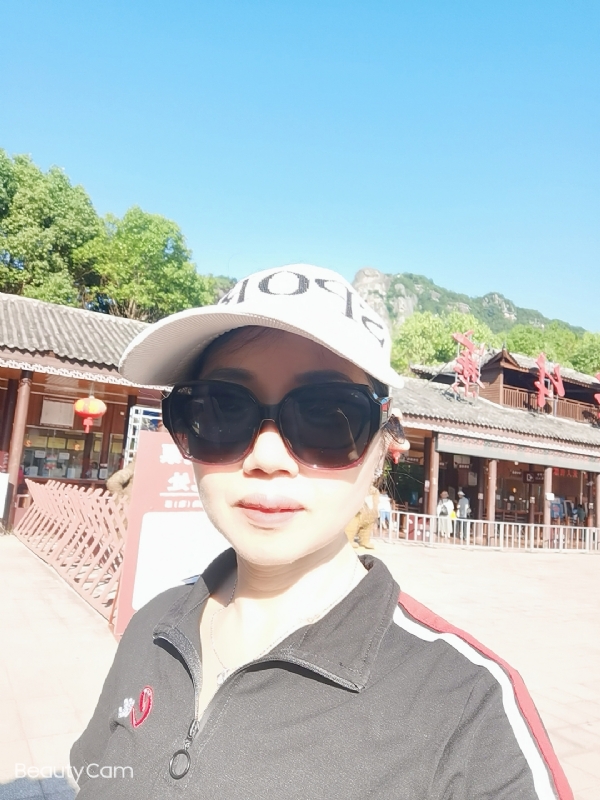 山百合的第一张照片--新乡相亲服务中心