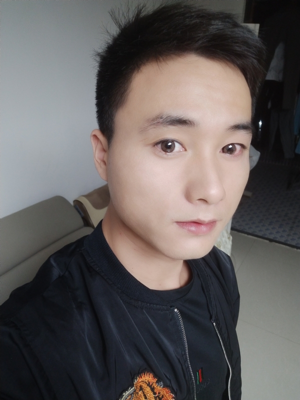 何凡的第三张照片--新乡相亲服务中心