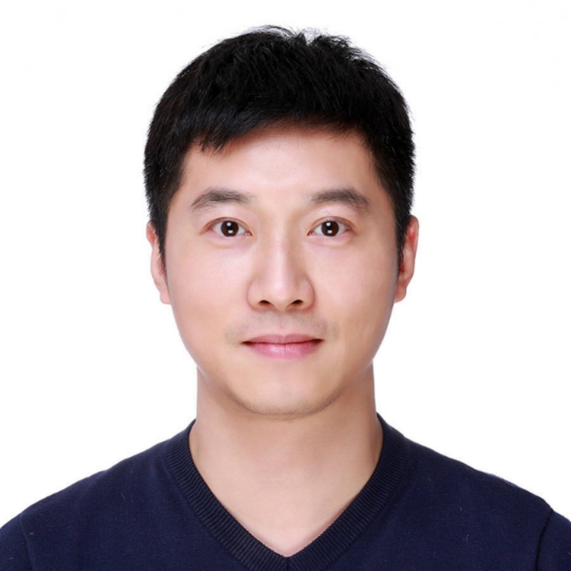 大手牵小手的第一张照片--新乡相亲服务中心