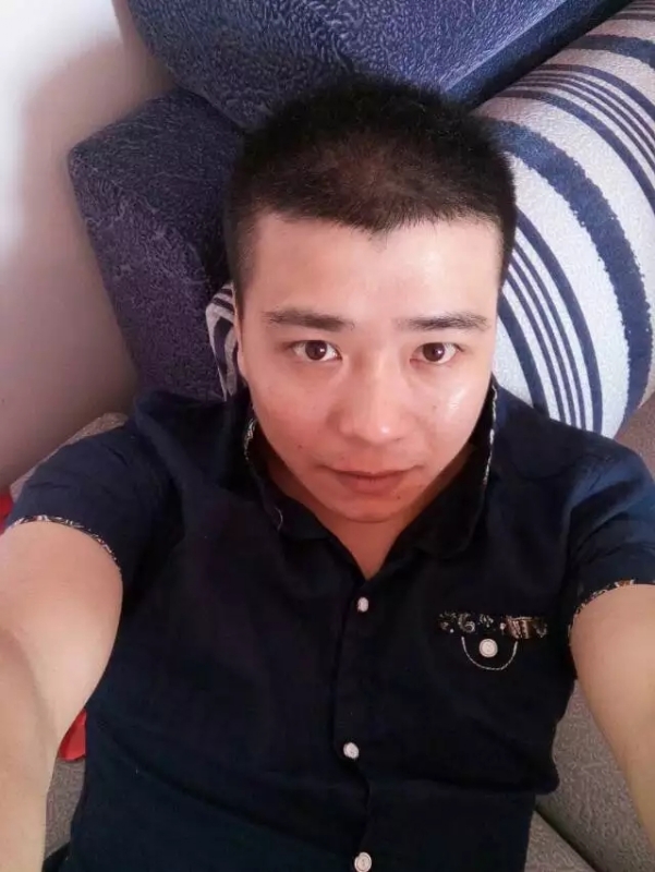 漫步的面包的第一张照片--新乡相亲服务中心