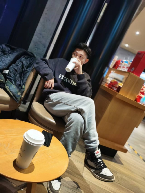 LAZY的第一张照片--新乡相亲服务中心