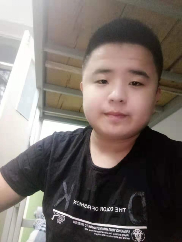 打小就爱淘气的第一张照片--新乡相亲服务中心