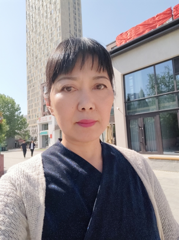 天山雪莲的第一张照片--新乡相亲服务中心