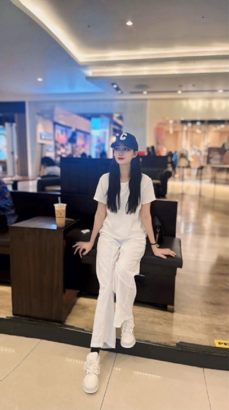 卖火柴的小女孩的第一张照片--新乡相亲服务中心