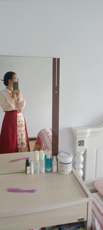 伊落梅雪笺的第一张照片--新乡相亲服务中心