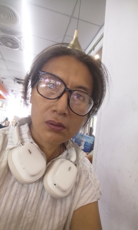 冬天的蔷薇的第三张照片--新乡相亲服务中心