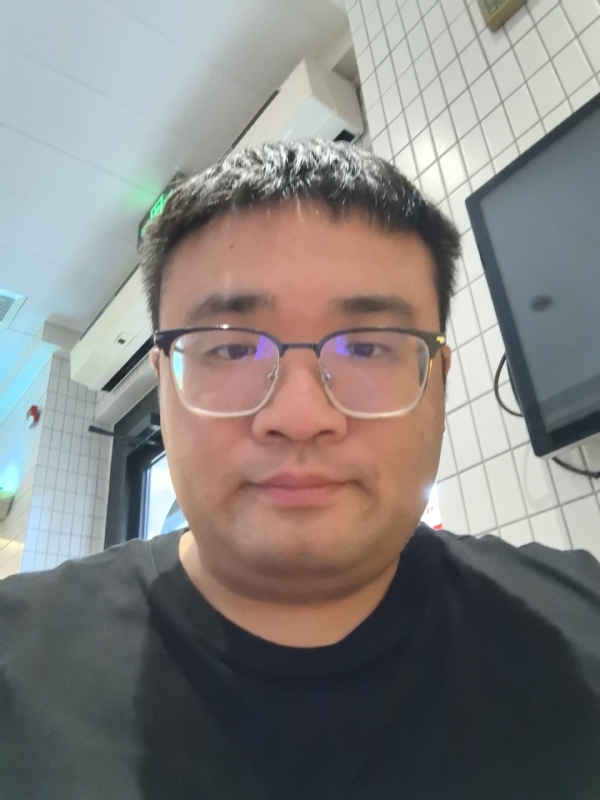 君临天下的第三张照片--新乡相亲服务中心