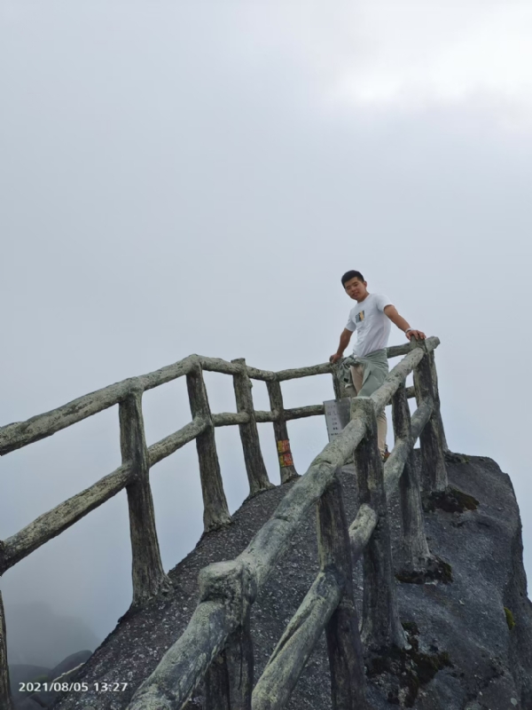 灰色轨迹的第一张照片--新乡相亲服务中心