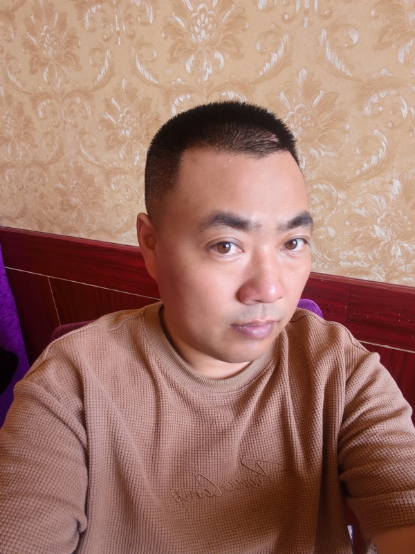 擦亮眼睛向前看的第二张照片--新乡相亲服务中心