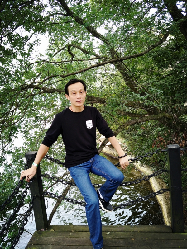 易进的第一张照片--新乡相亲服务中心