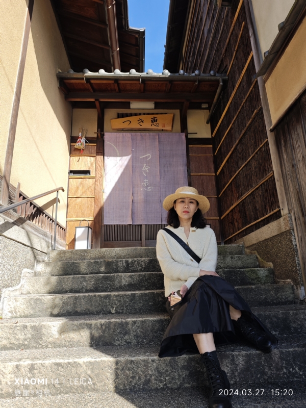 踱着方步的猫小姐的第一张照片--新乡相亲服务中心