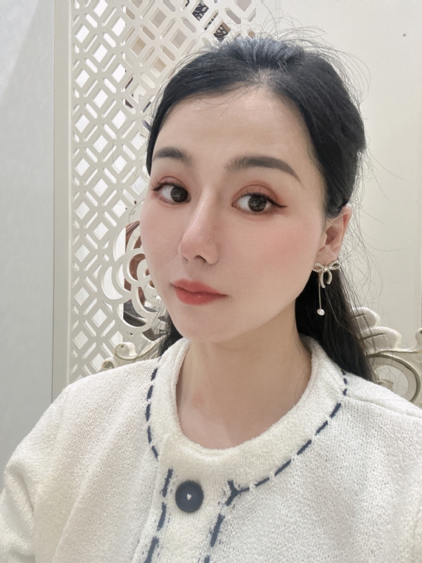 金莉的第一张照片--新乡相亲服务中心