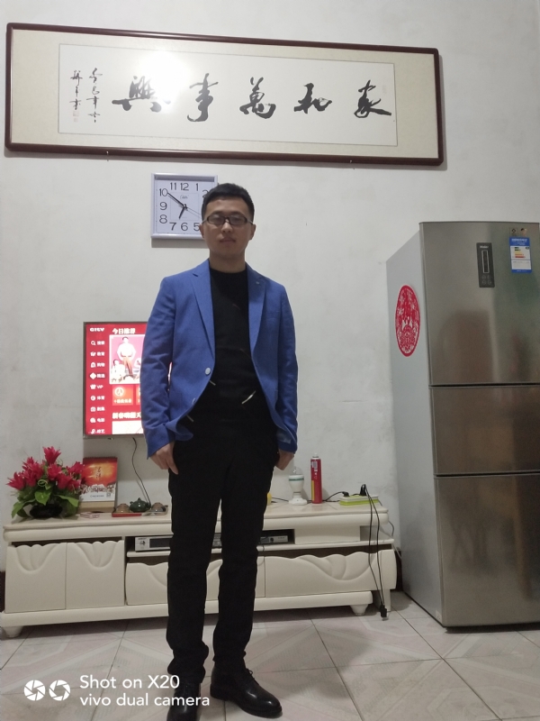 孤独的狼的第一张照片--新乡相亲服务中心