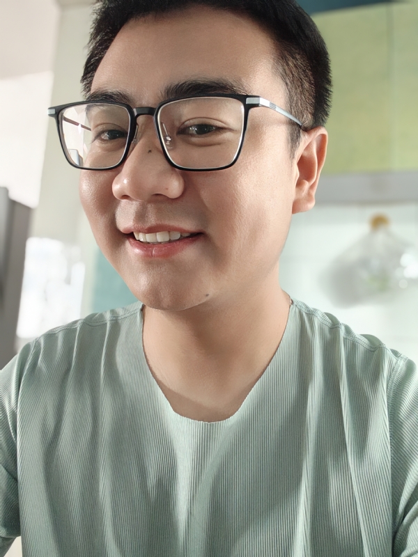 田田向上的第一张照片--新乡相亲服务中心