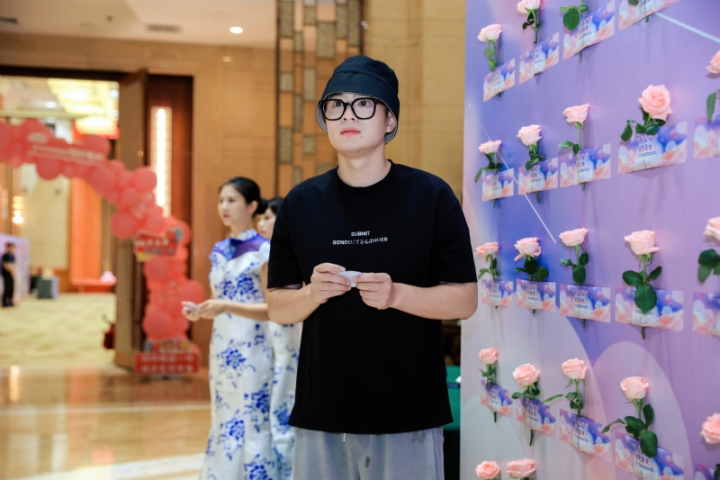 被驯服的象的第一张照片--新乡相亲服务中心