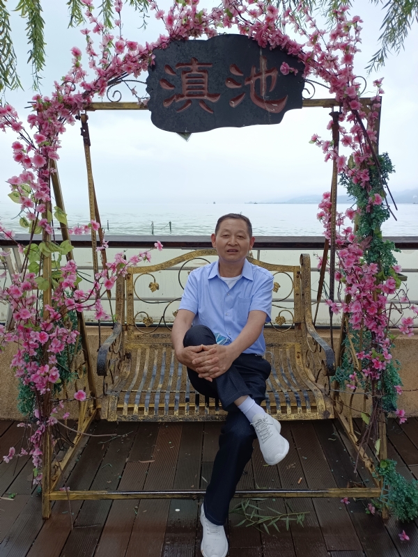 奋斗的第二张照片--新乡相亲服务中心