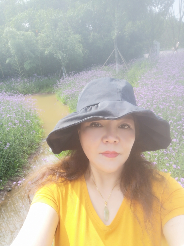 宛霞的第三张照片--新乡相亲服务中心