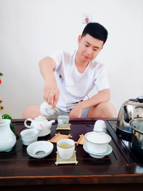 日月的第二张照片--新乡相亲服务中心