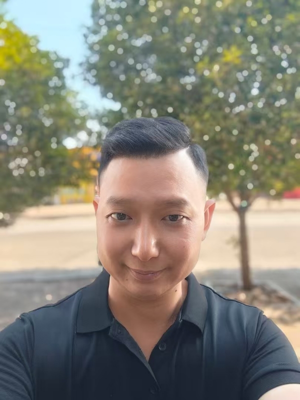 巷子里的猫的第一张照片--新乡相亲服务中心