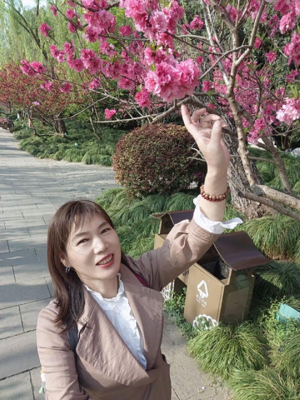 丽娜的第四张照片--新乡相亲服务中心