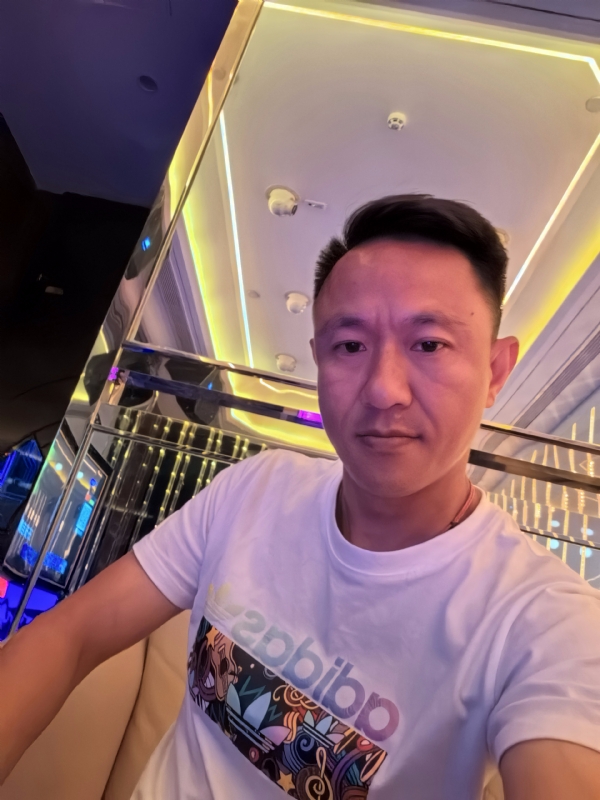 辞岸的第一张照片--新乡相亲服务中心